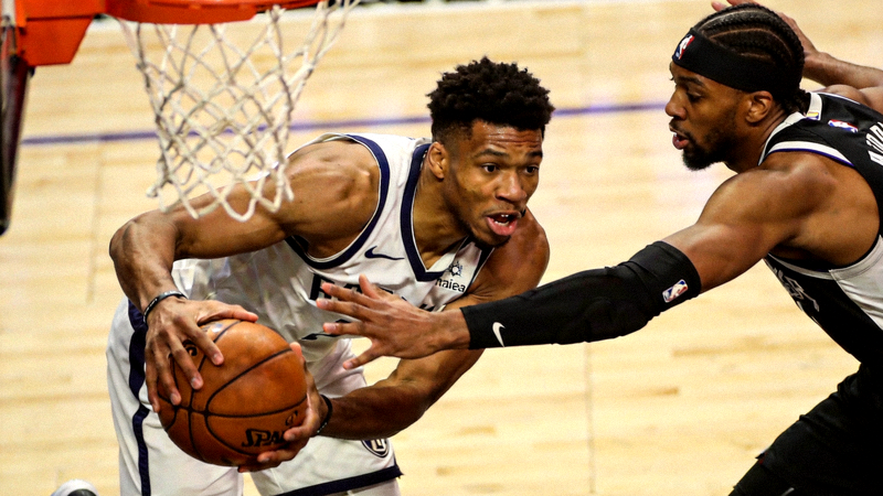 NBA焦点对阵球员对位特写，后卫防守突破